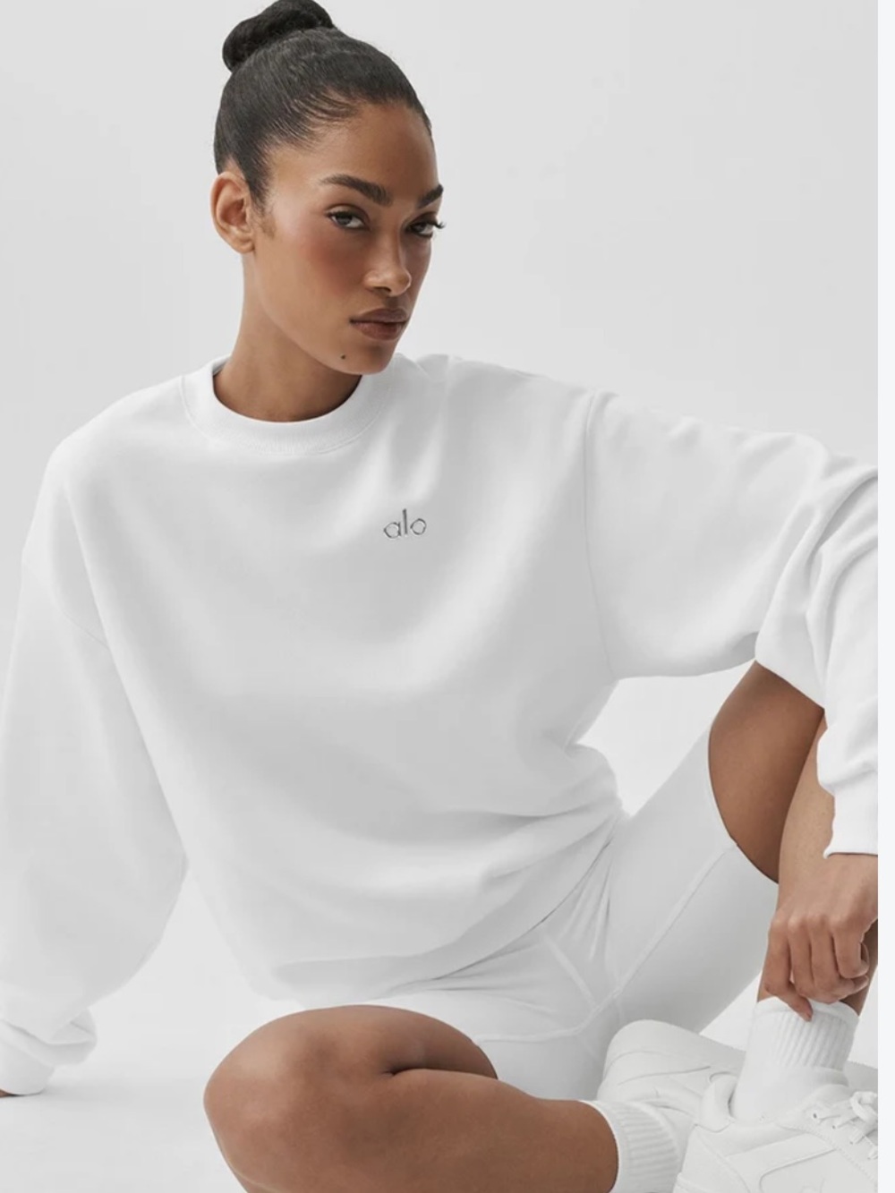 Alo yoga accolade crewneck white sweatshirt pull-over tee gym top small medium